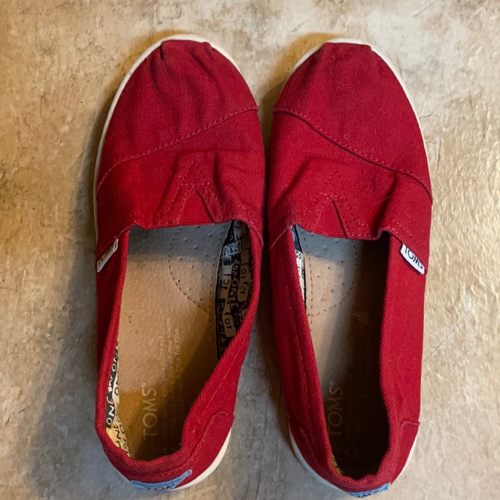 Tom’s shoes